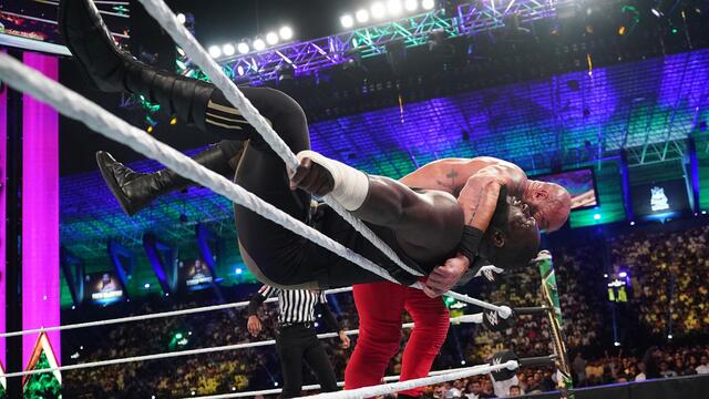Strowman vs. Omos