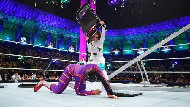 Belair vs. Bayley