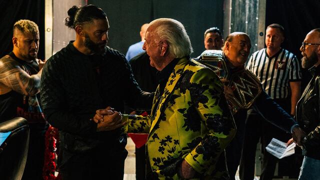 WWE Photo Raw 30
