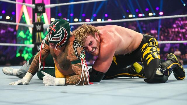 Mysterio vs. Logan Paul