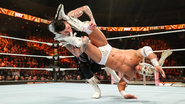 Dominik vs. Dragon Lee