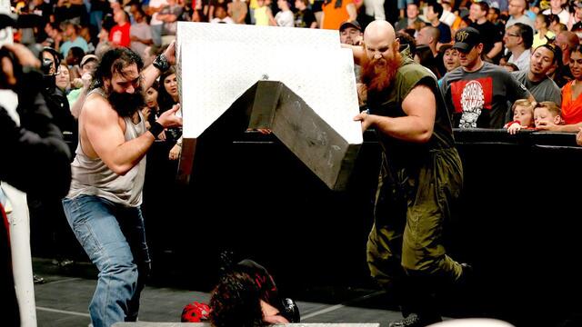 WWE Photo