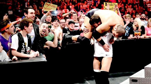 WWE Photo