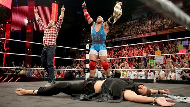 WWE Photo