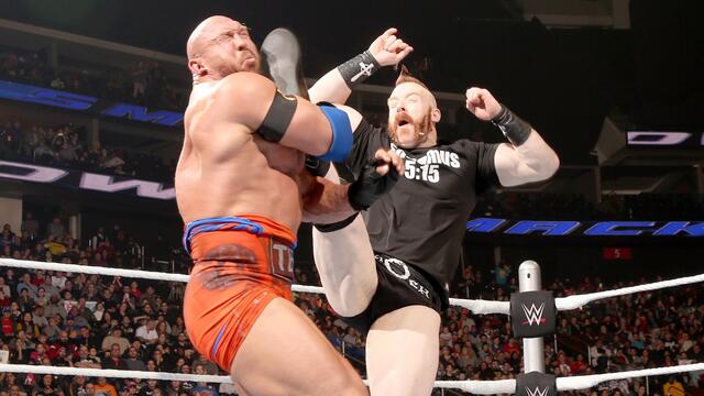 WWE Photo