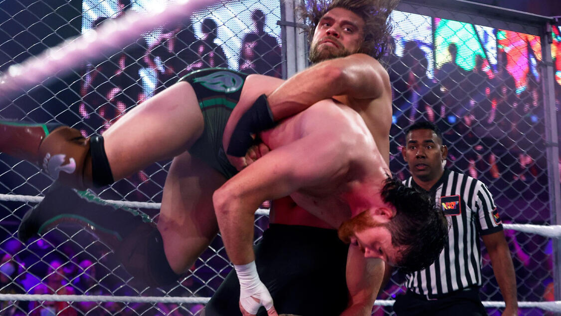 Kyle O’Reilly vs. Von Wagner – Steel Cage Match: WWE NXT, Dec. 7, 2021
