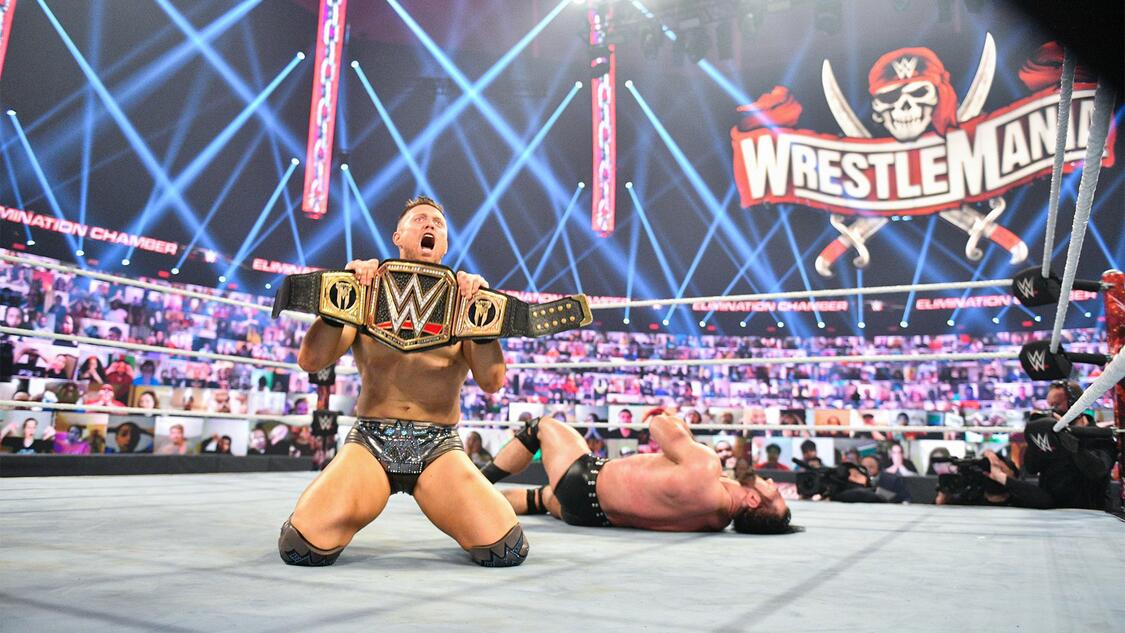 The WWE Universe reacts to The Miz's stunning WWE Championship cash-in | WWE
