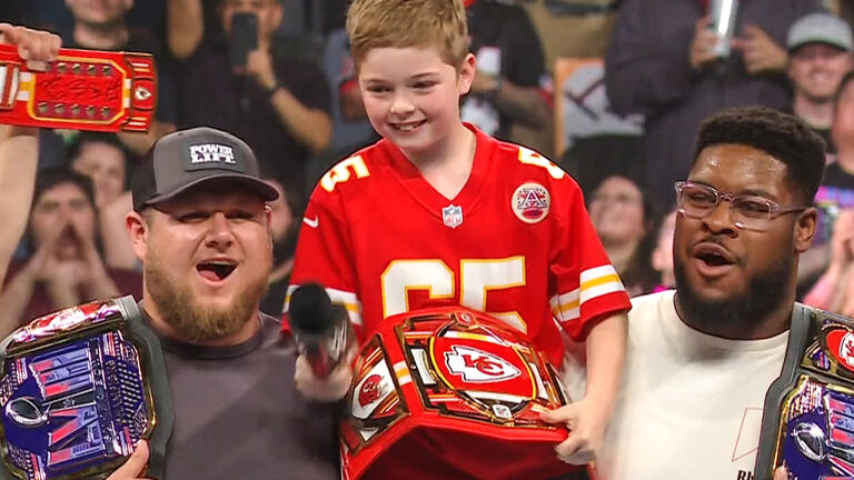 Kansas City Chiefs, guests of honor and first responders open Raw